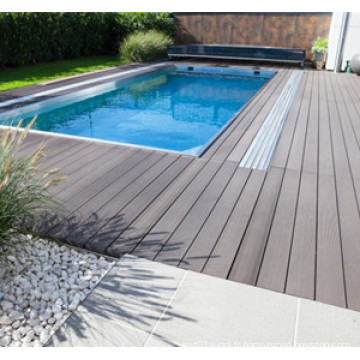 Decking composé de haute densité WPC pour le parc public 135 * 25